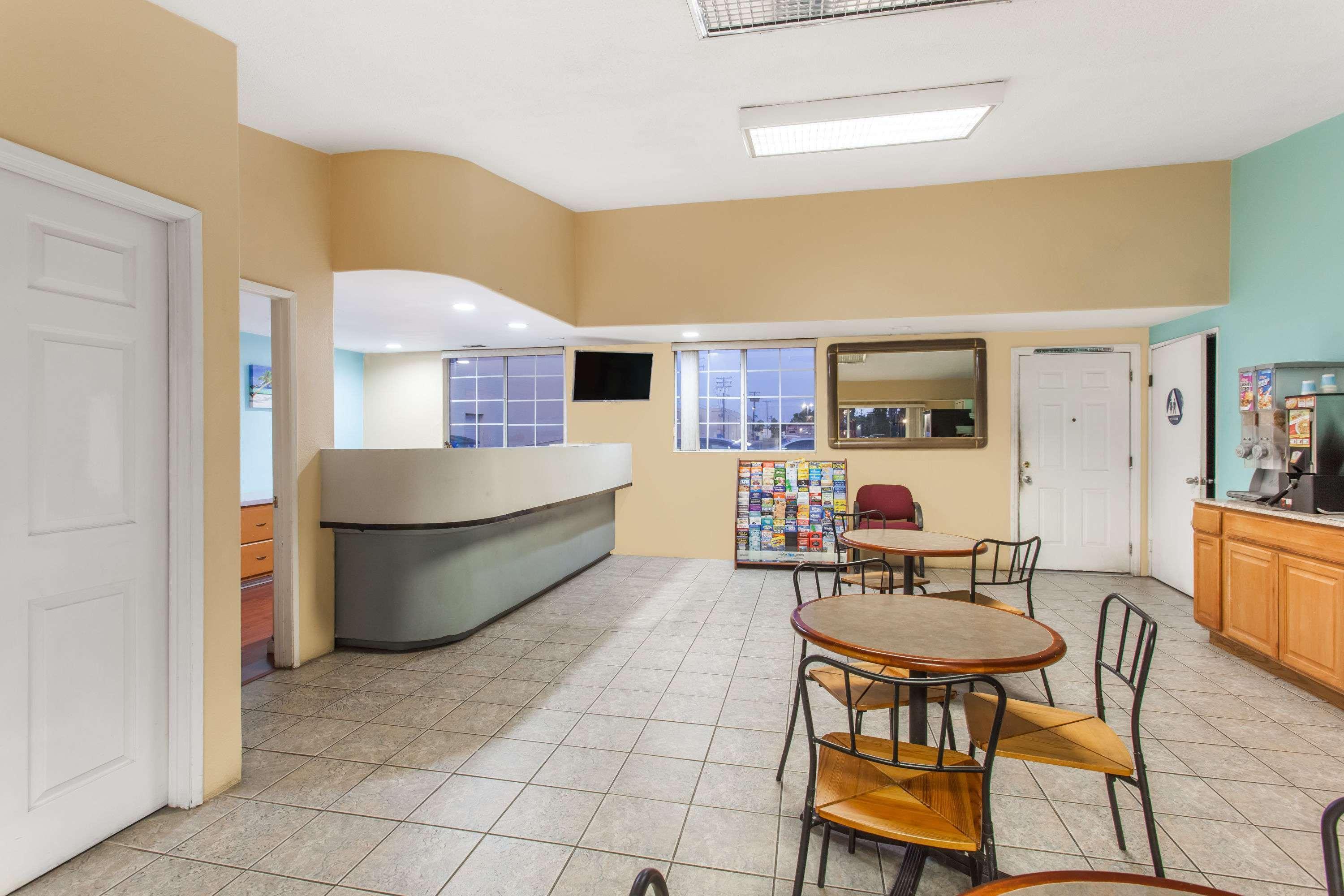 Travelodge By Wyndham San Diego Seaworld Экстерьер фото