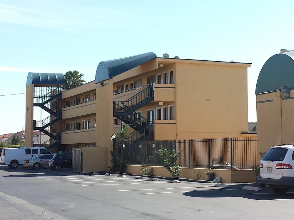 Travelodge By Wyndham San Diego Seaworld Экстерьер фото